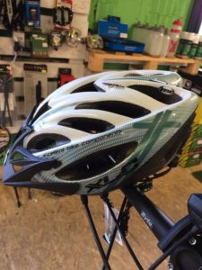 XLC Casco Kenia Silver/White
